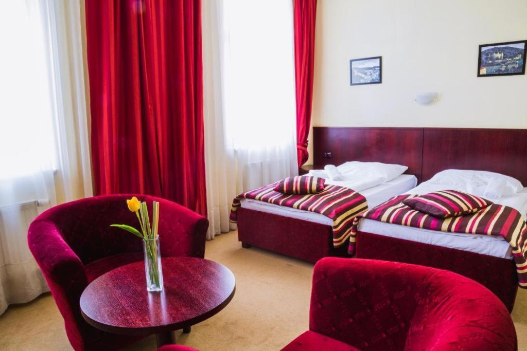 Hotel Adria Κάρλοβι Βάρι Εξωτερικό φωτογραφία
