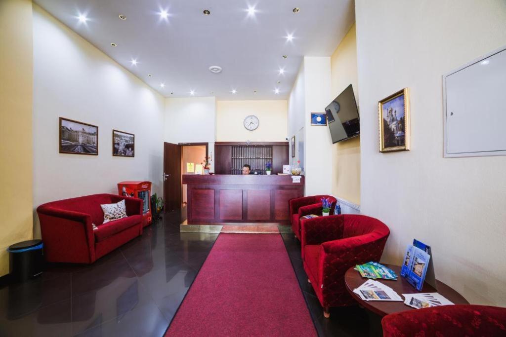 Hotel Adria Κάρλοβι Βάρι Εξωτερικό φωτογραφία
