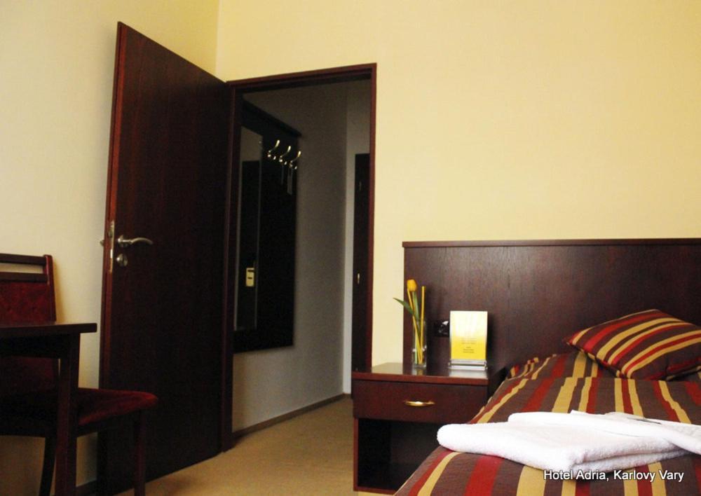 Hotel Adria Κάρλοβι Βάρι Δωμάτιο φωτογραφία