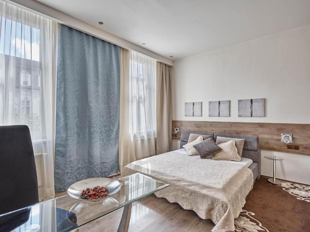 Hotel Adria Κάρλοβι Βάρι Εξωτερικό φωτογραφία