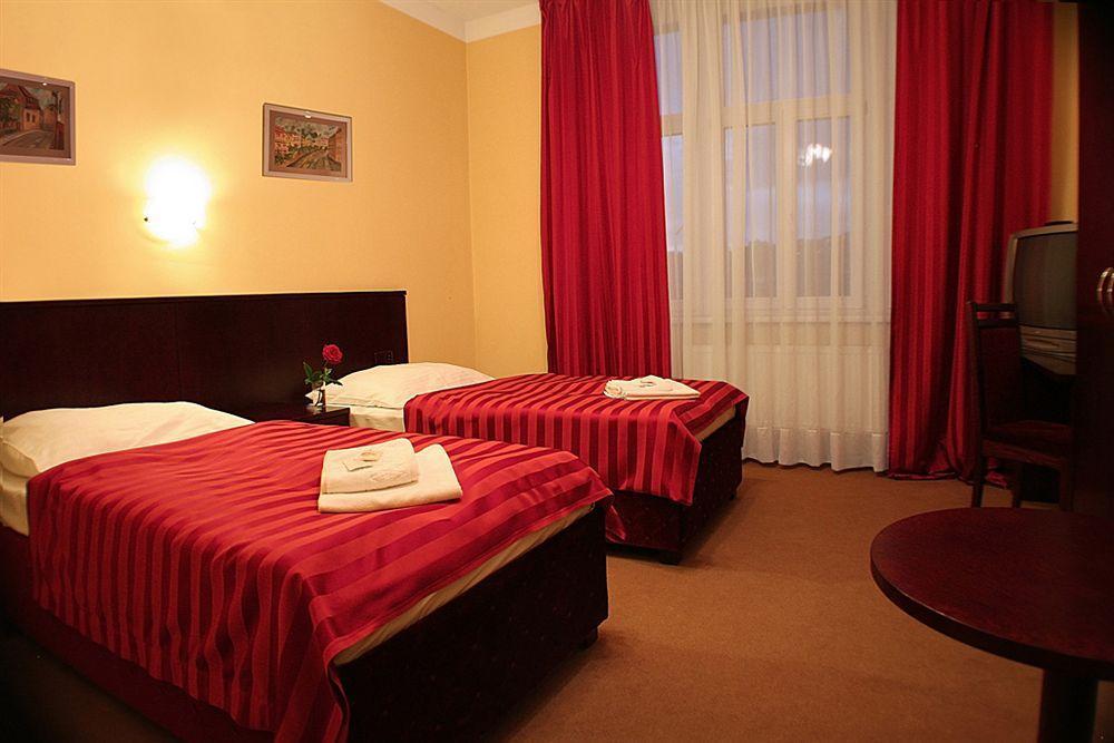 Hotel Adria Κάρλοβι Βάρι Εξωτερικό φωτογραφία