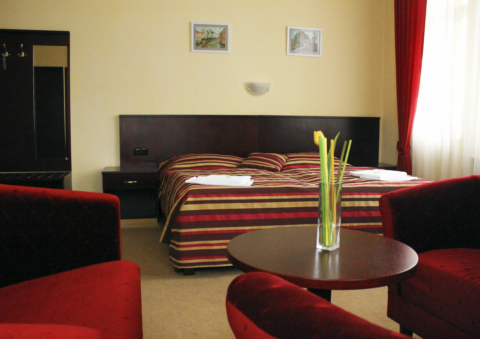 Hotel Adria Κάρλοβι Βάρι Εξωτερικό φωτογραφία