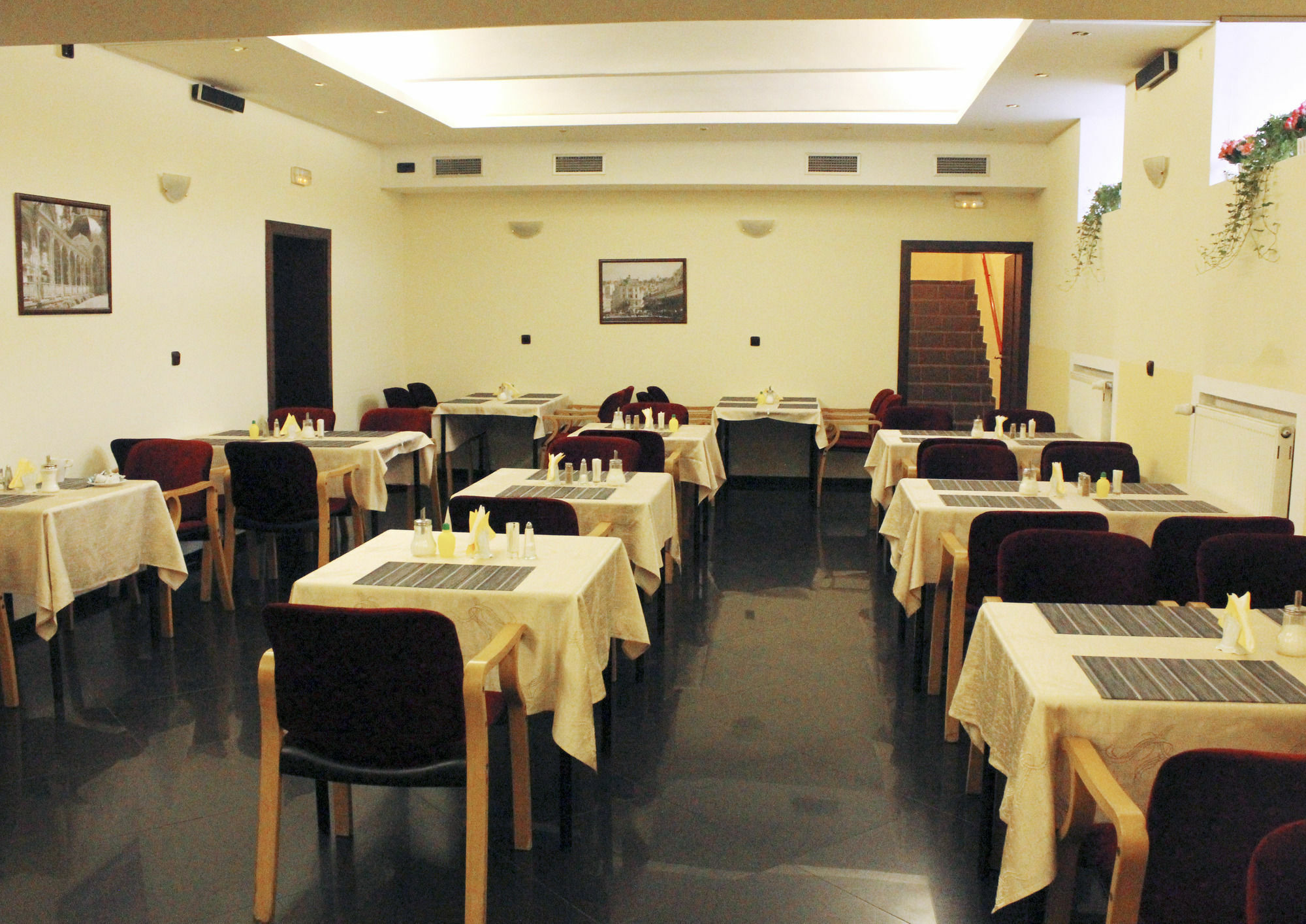 Hotel Adria Κάρλοβι Βάρι Εξωτερικό φωτογραφία