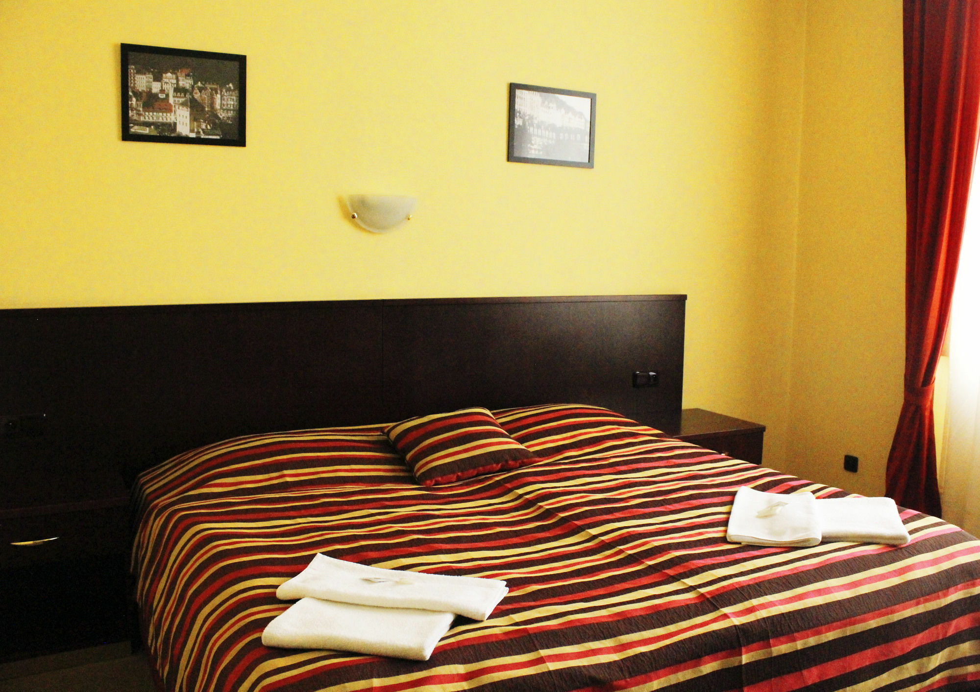 Hotel Adria Κάρλοβι Βάρι Εξωτερικό φωτογραφία