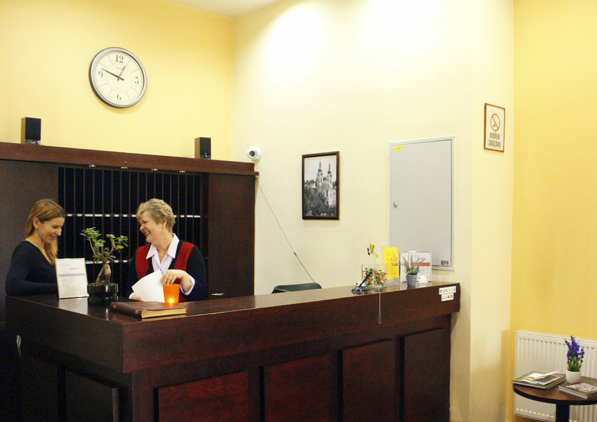 Hotel Adria Κάρλοβι Βάρι Εξωτερικό φωτογραφία