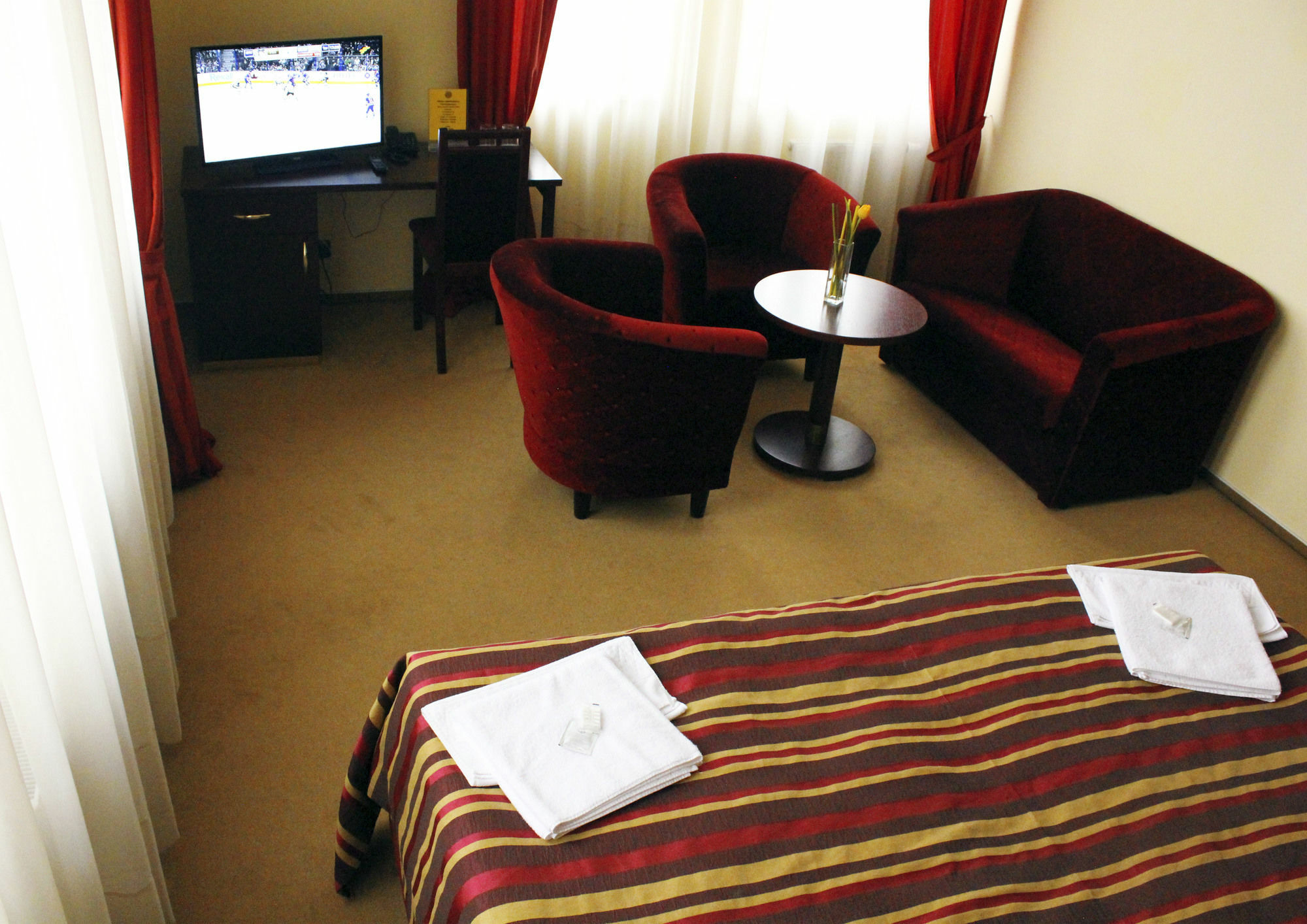 Hotel Adria Κάρλοβι Βάρι Εξωτερικό φωτογραφία